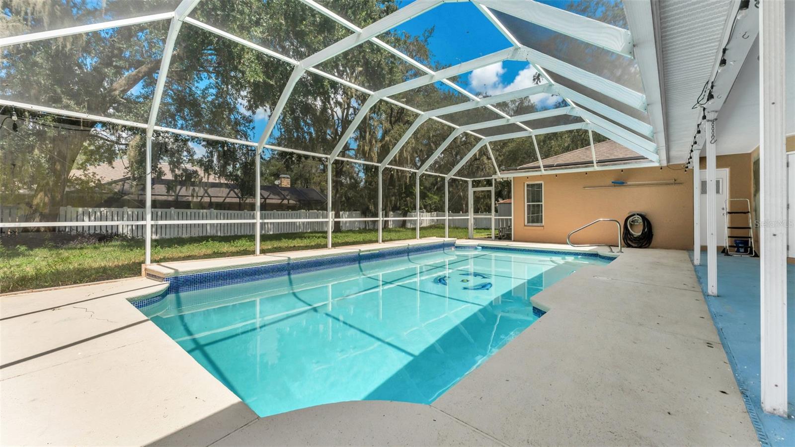 Image 53 of 61 For 1702 Sherwood Lakes Boulevard