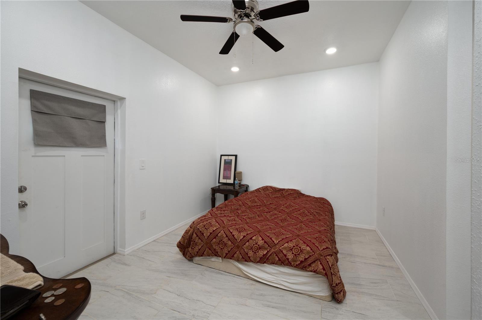 Image 11 of 25 For 708 Broadway Street