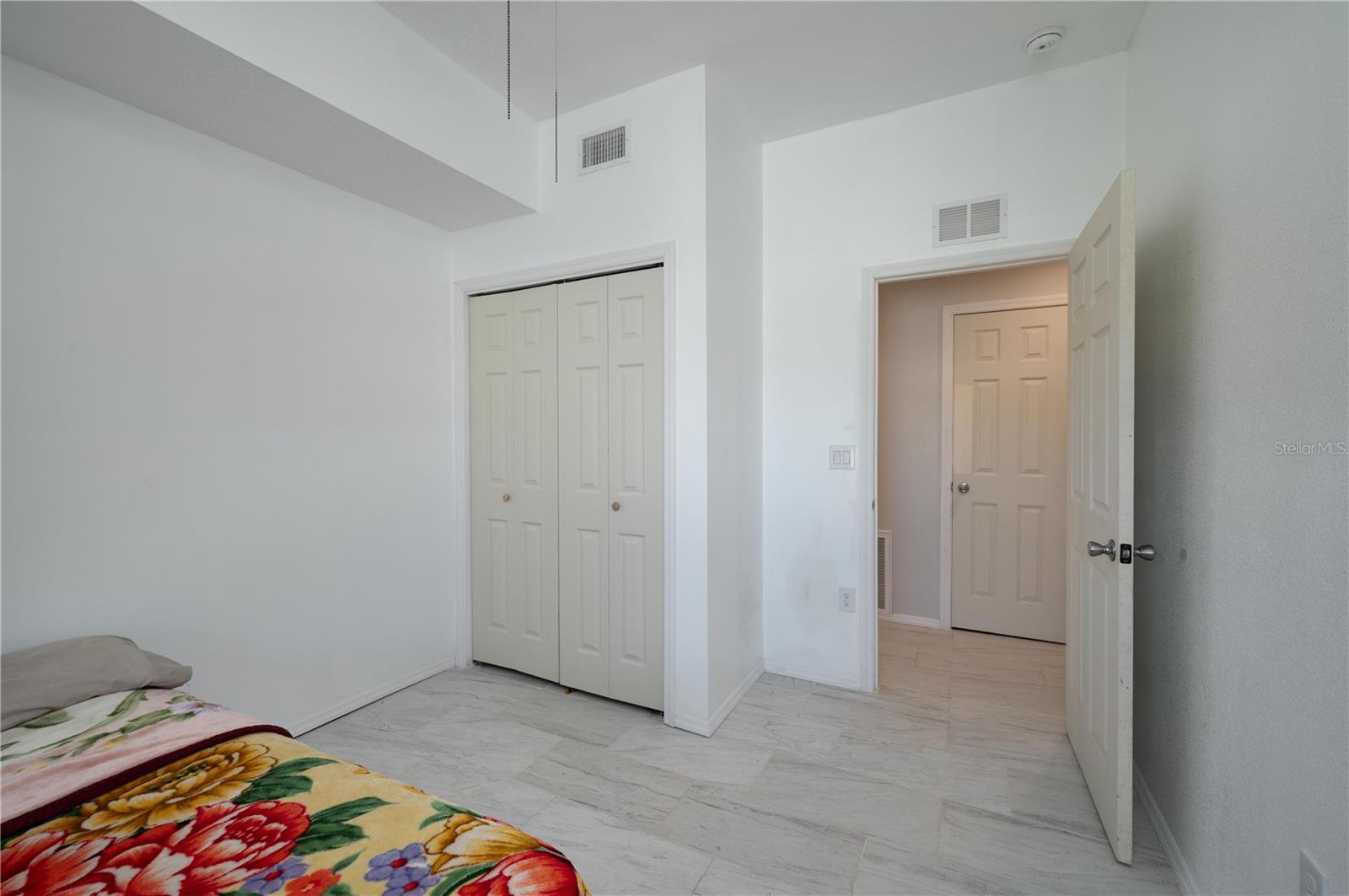 Image 16 of 25 For 708 Broadway Street