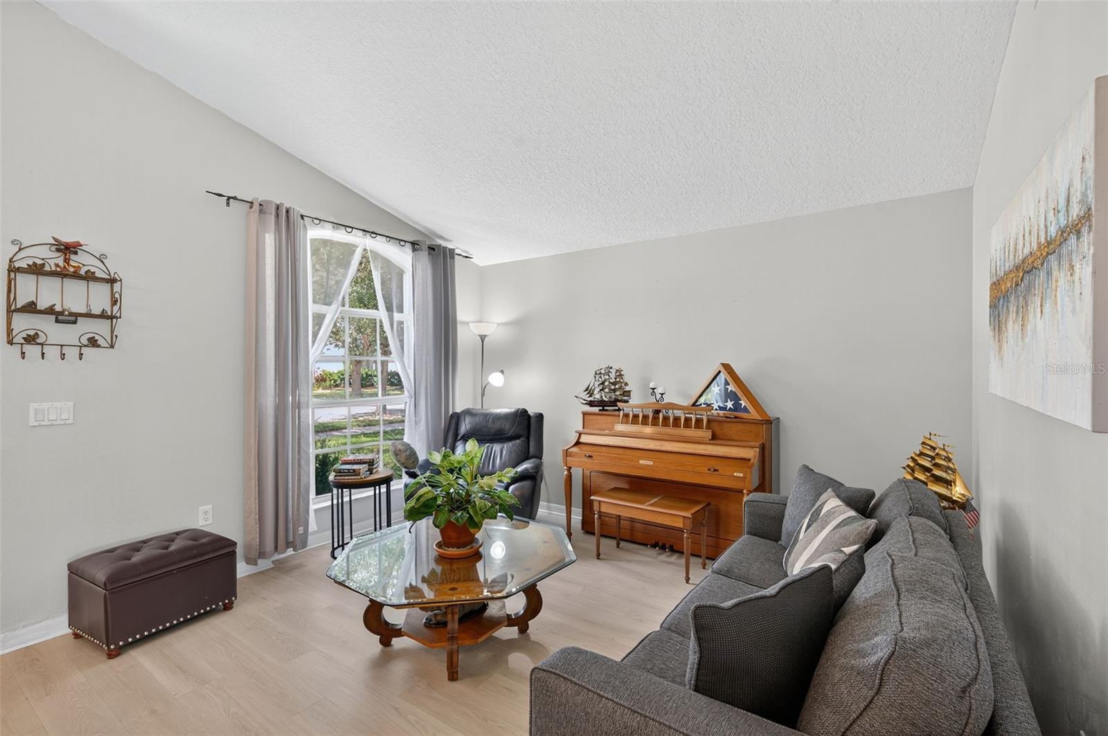 Image 13 of 50 For 2326 Potomac Mark Place