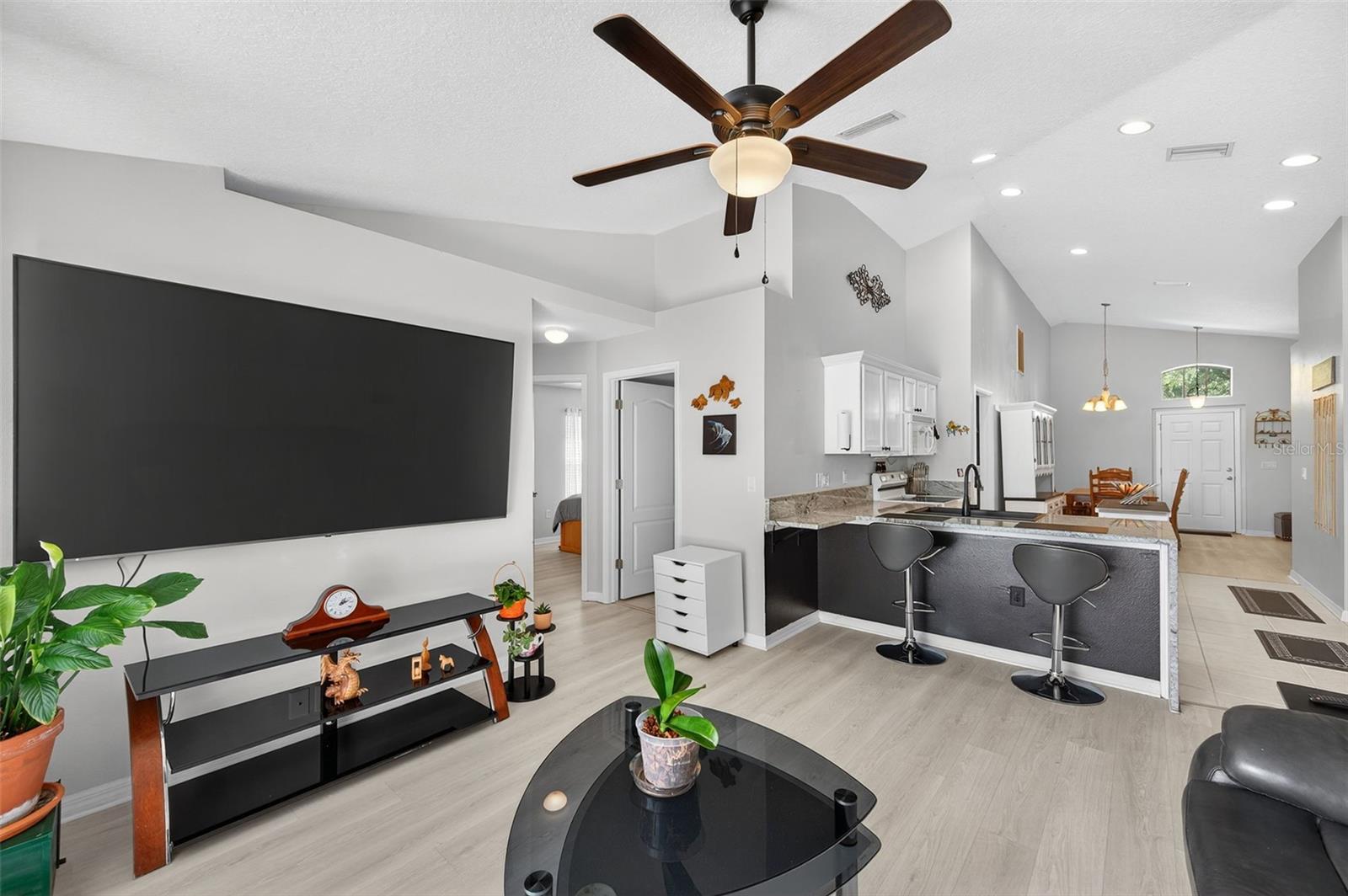 Image 23 of 50 For 2326 Potomac Mark Place