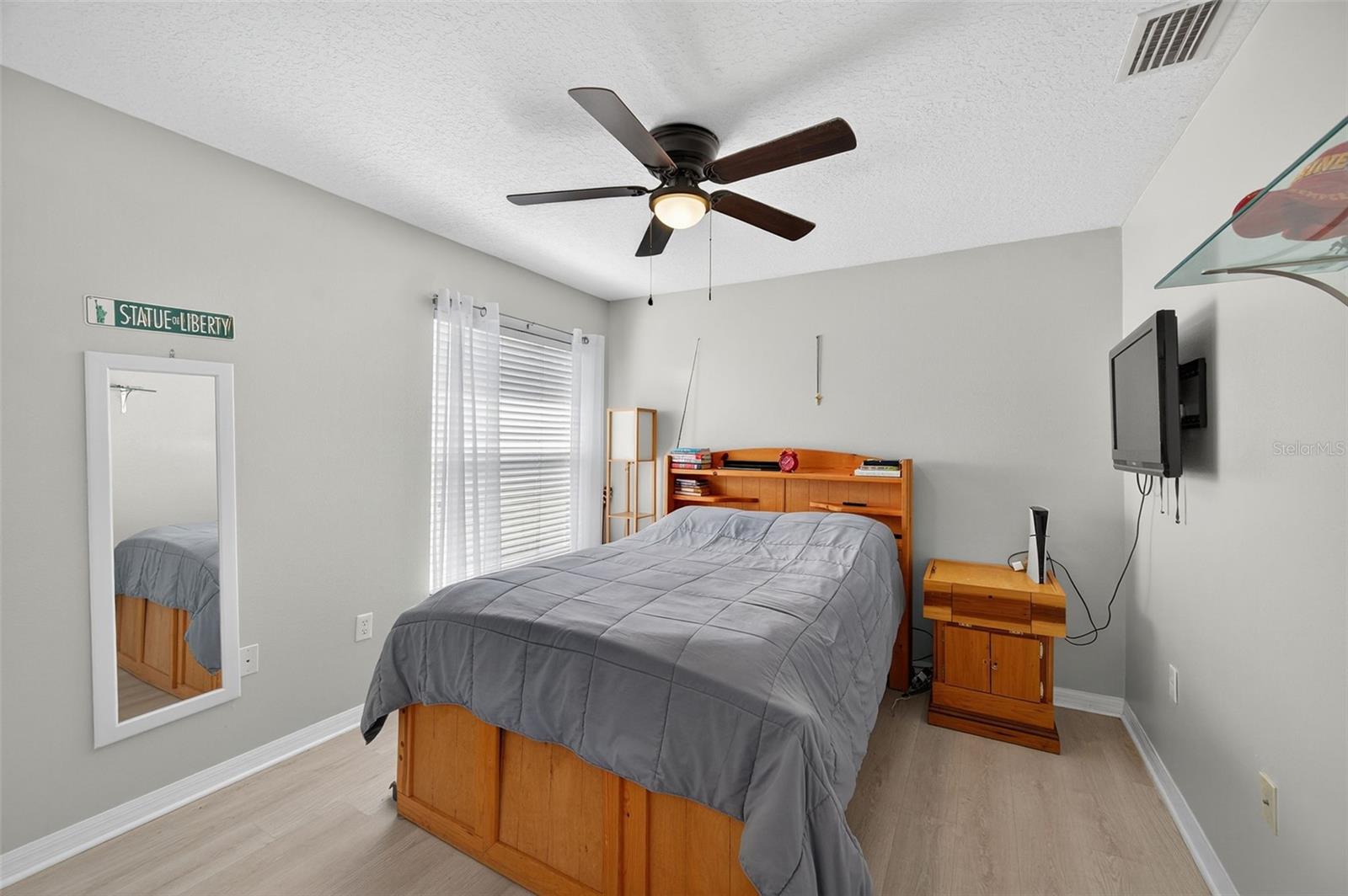 Image 27 of 50 For 2326 Potomac Mark Place