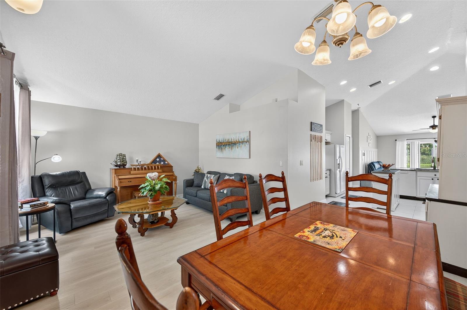 Image 9 of 50 For 2326 Potomac Mark Place