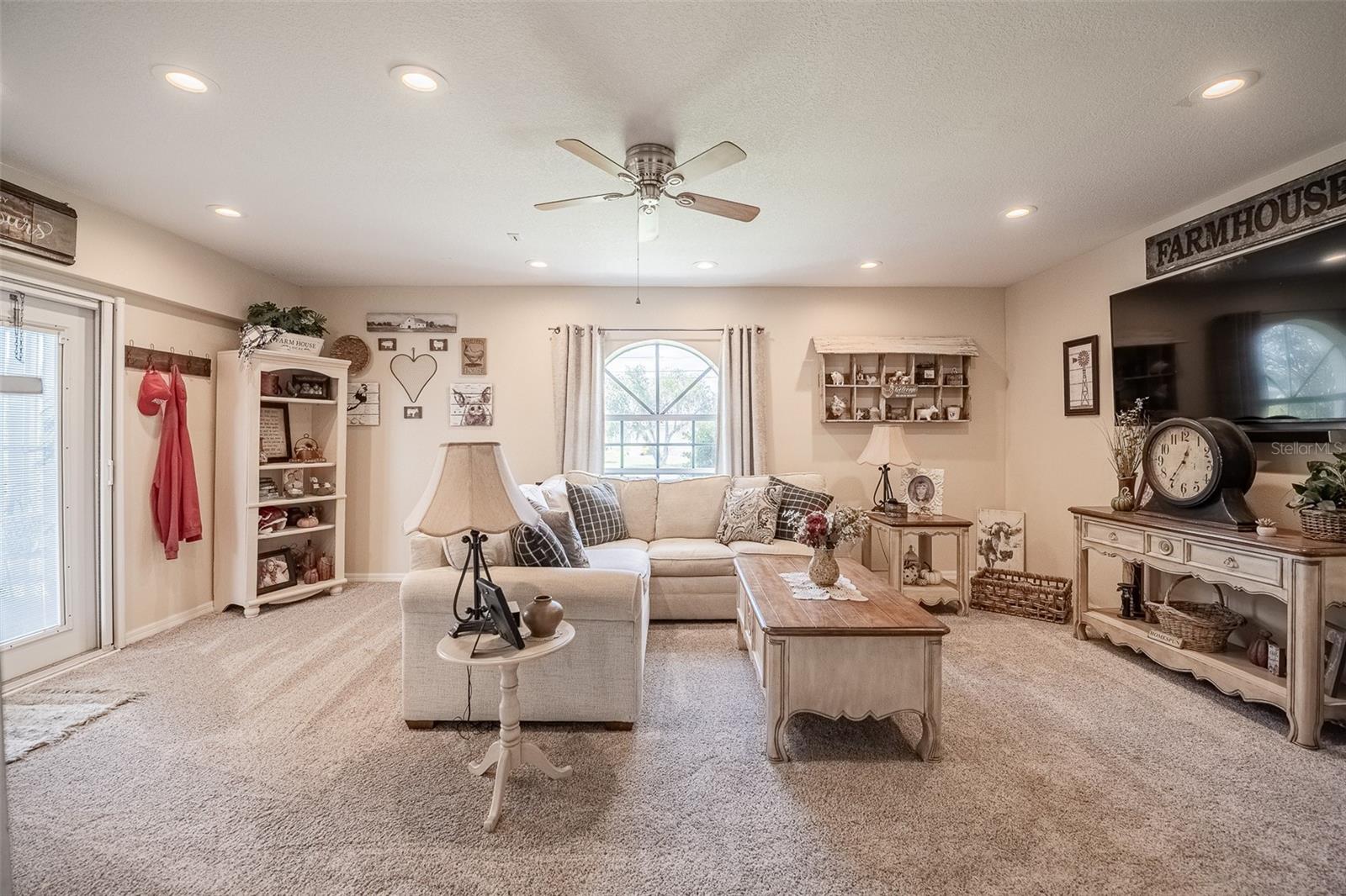 Image 35 of 83 For 6309 Avocado Dr