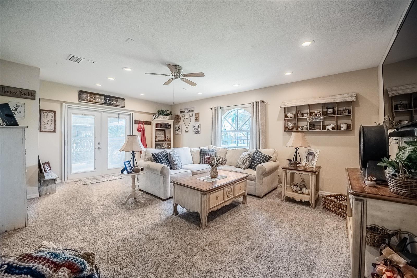 Image 36 of 83 For 6309 Avocado Dr