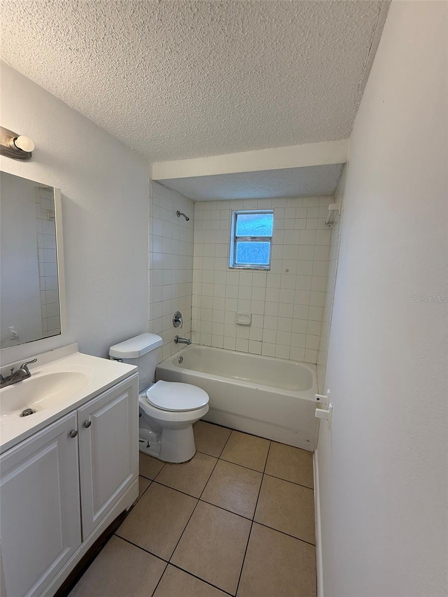 Image 14 of 17 For 1008 Melrose Street A