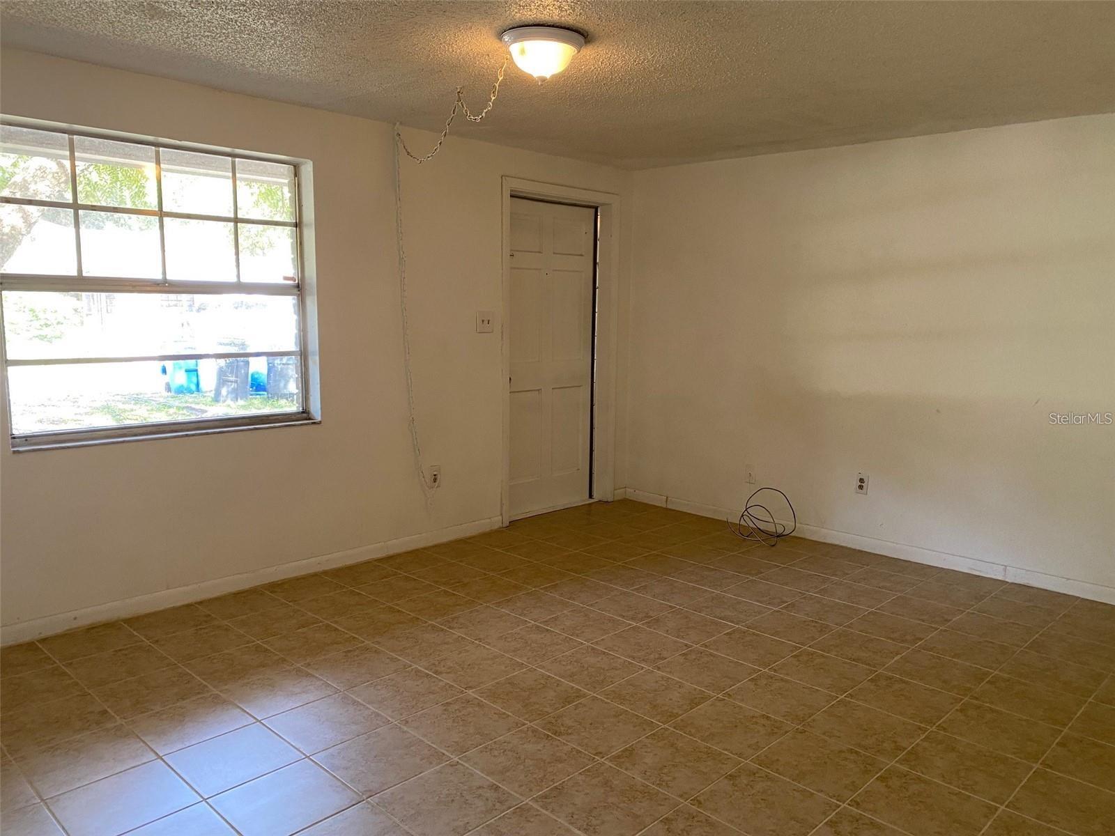 Image 3 of 17 For 1008 Melrose Street A