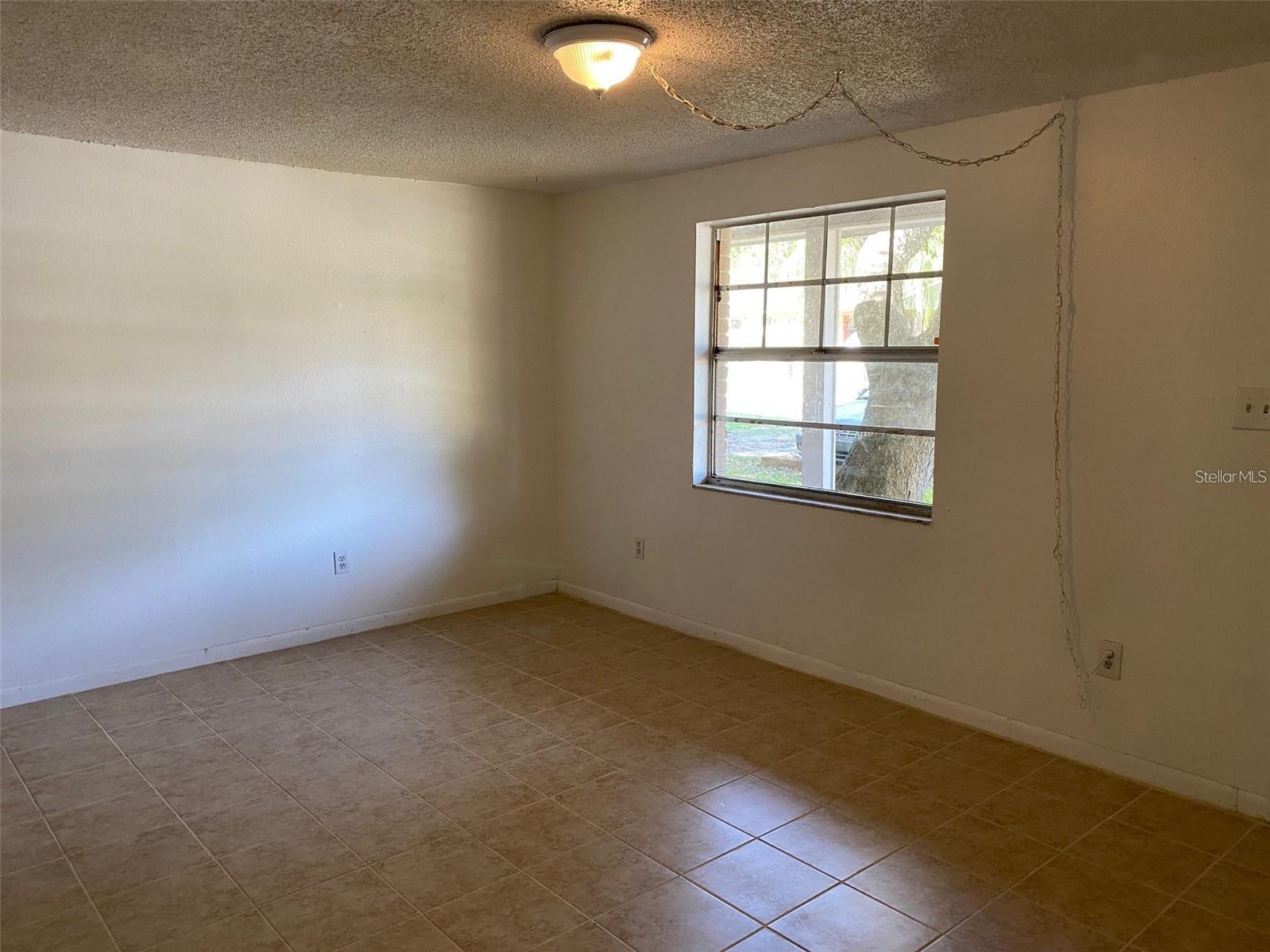 Image 4 of 17 For 1008 Melrose Street A