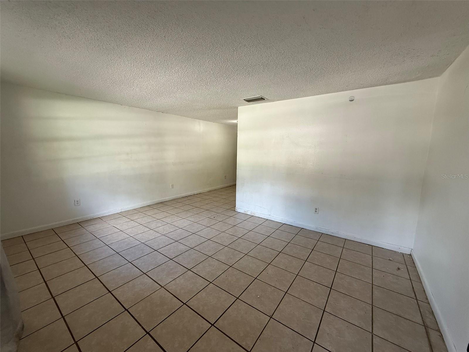 Image 6 of 17 For 1008 Melrose Street B