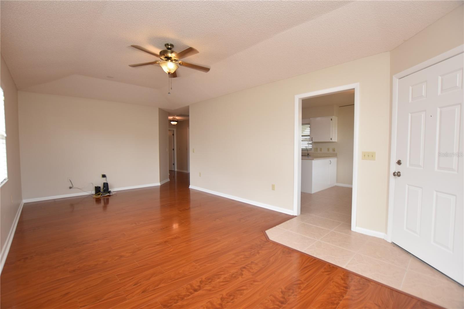Image 13 of 52 For 2210 Harbor Town Lane