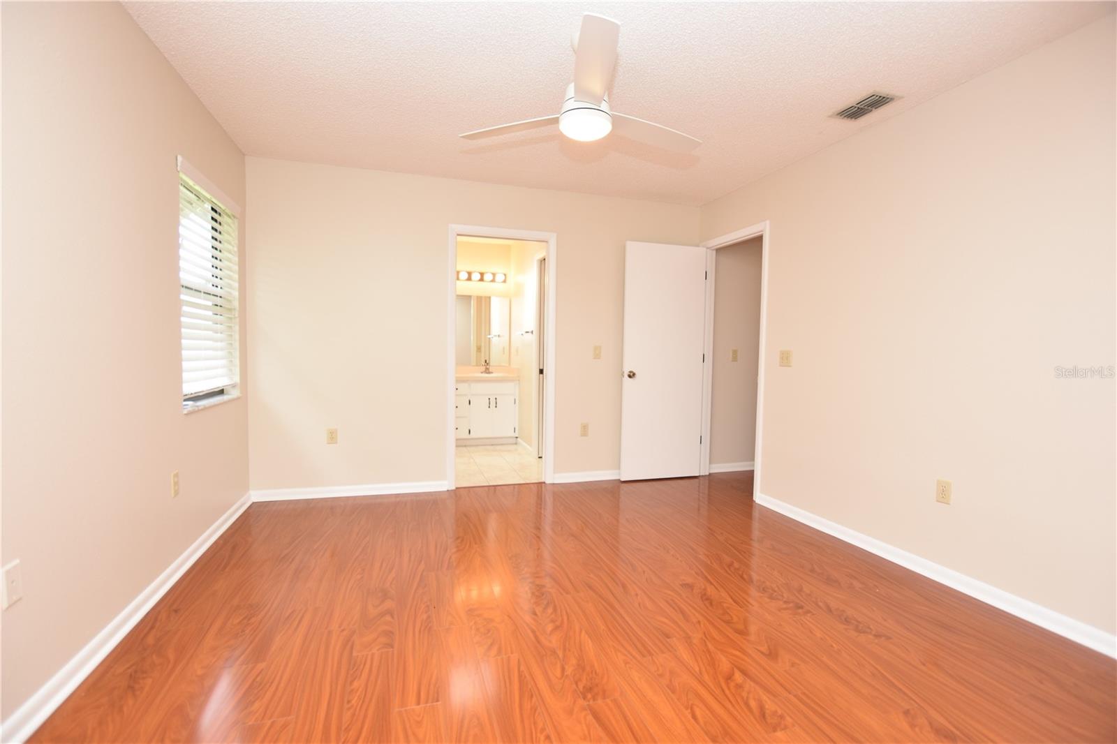 Image 16 of 52 For 2210 Harbor Town Lane