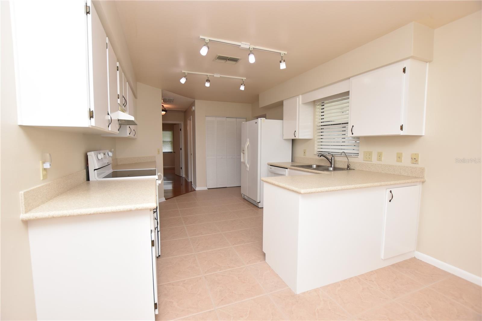 Image 2 of 52 For 2210 Harbor Town Lane