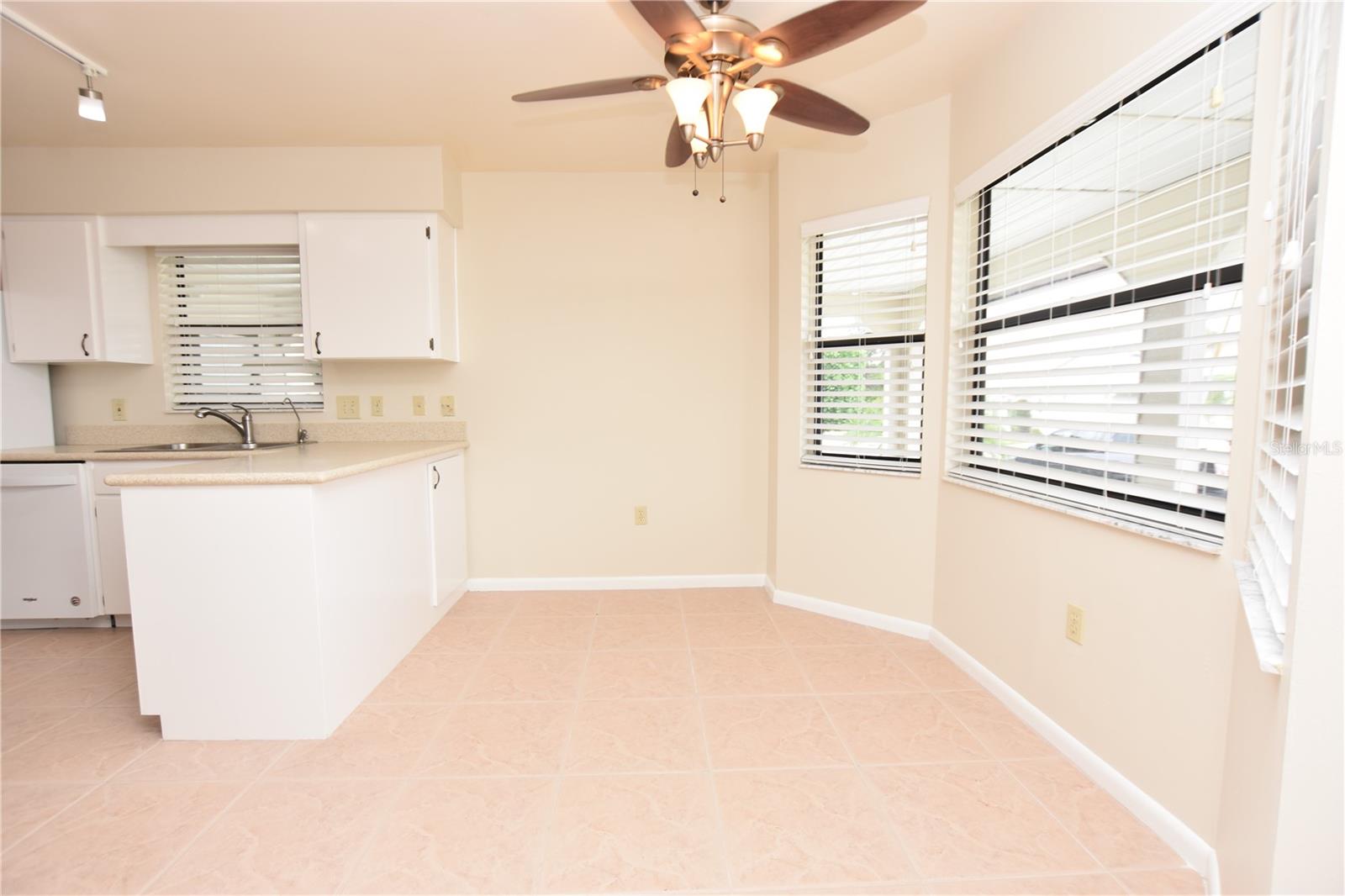 Image 9 of 52 For 2210 Harbor Town Lane