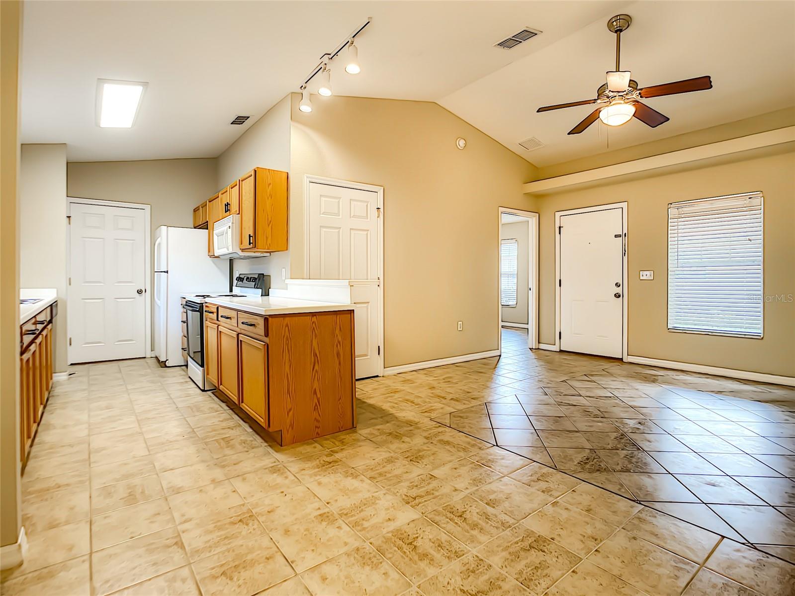 Image 11 of 30 For 2731 Fletcher Avenue