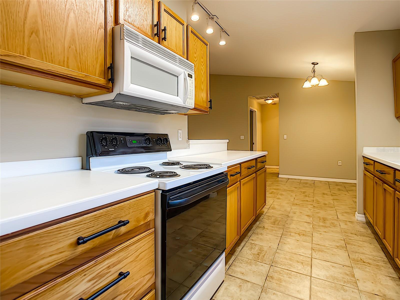 Image 12 of 30 For 2731 Fletcher Avenue