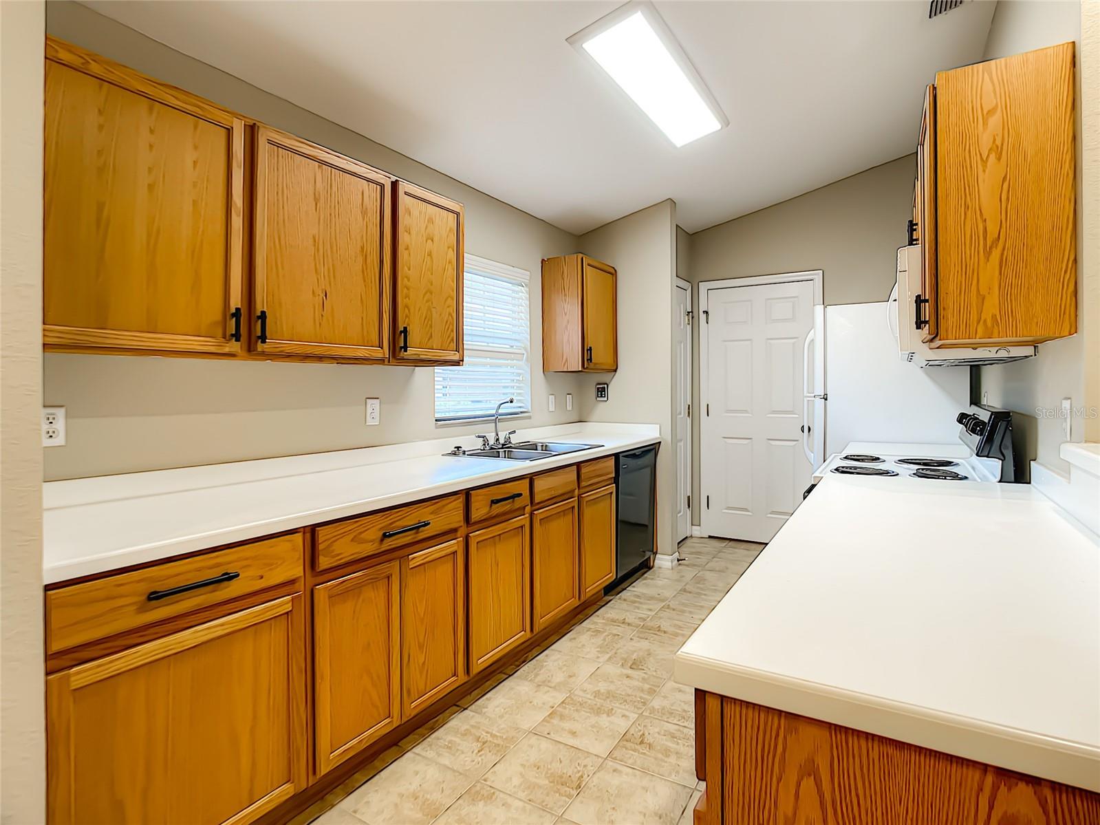Image 2 of 30 For 2731 Fletcher Avenue