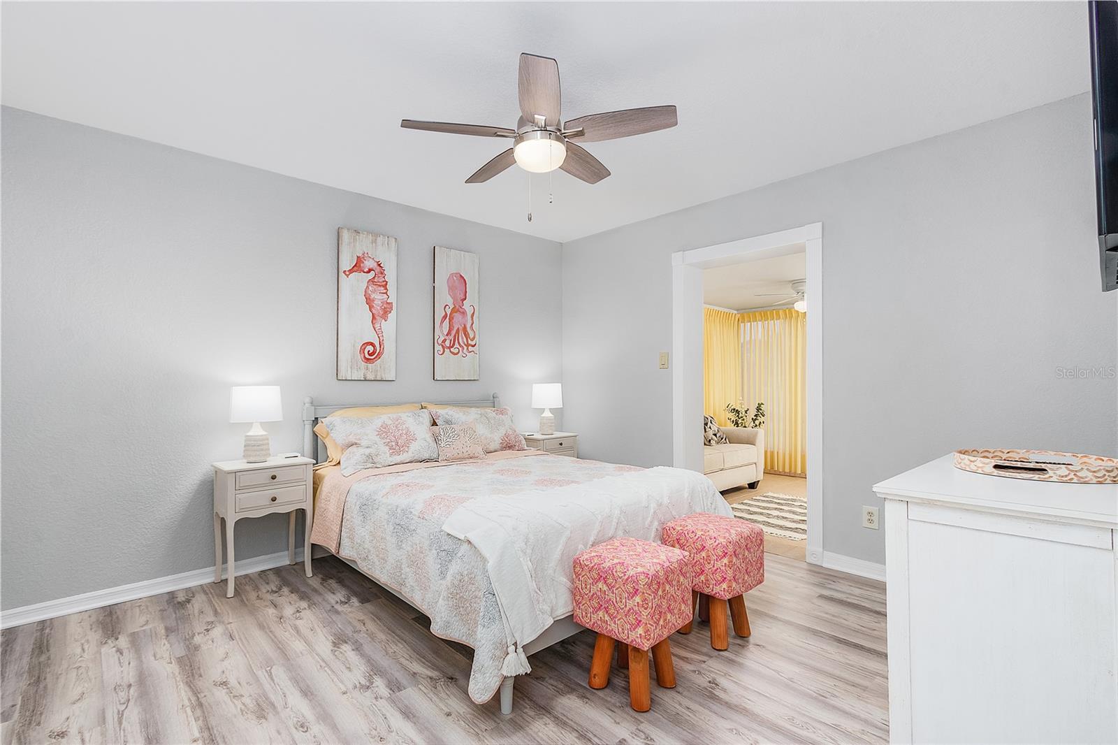 Image 14 of 21 For 473 Rotonda Circle