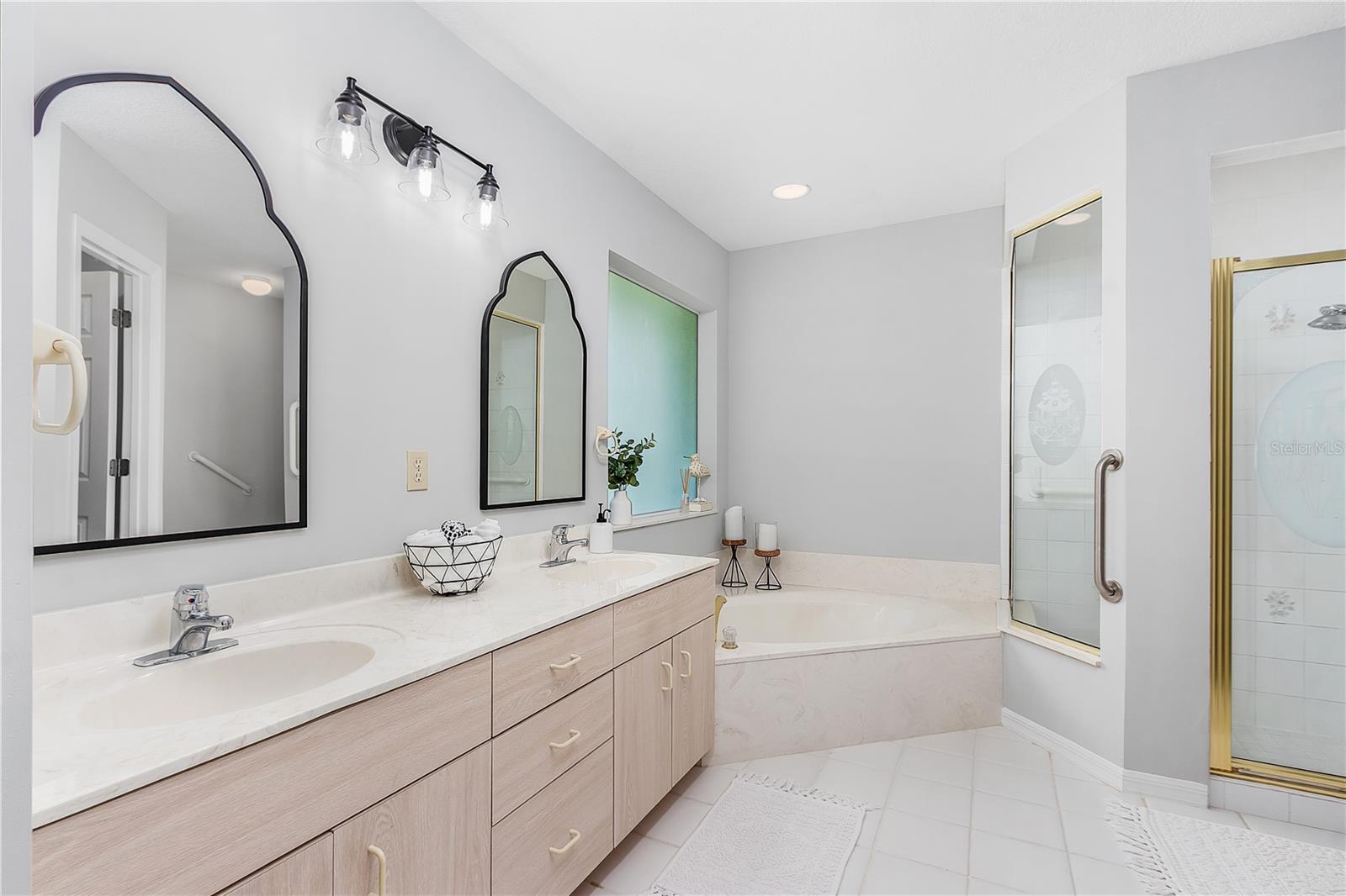 Image 16 of 21 For 473 Rotonda Circle