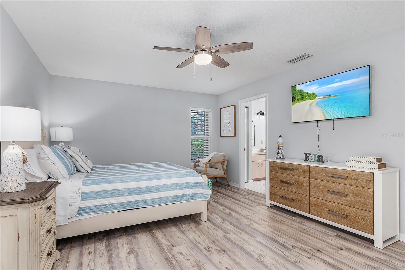 Image 9 of 21 For 473 Rotonda Circle