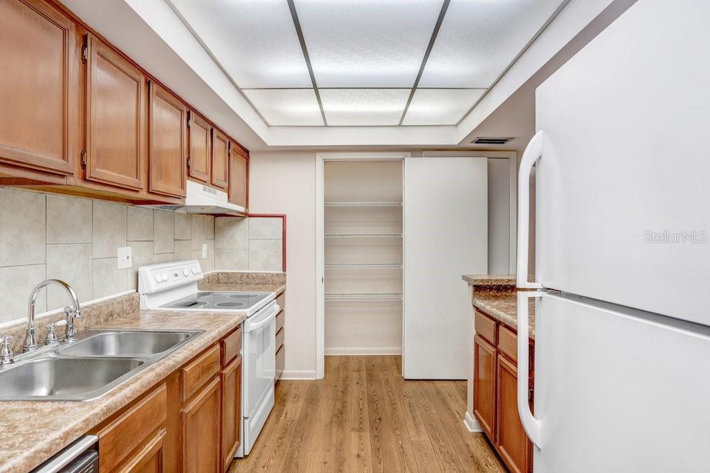 Image 14 of 32 For 1130 Lake Parker Avenue E231