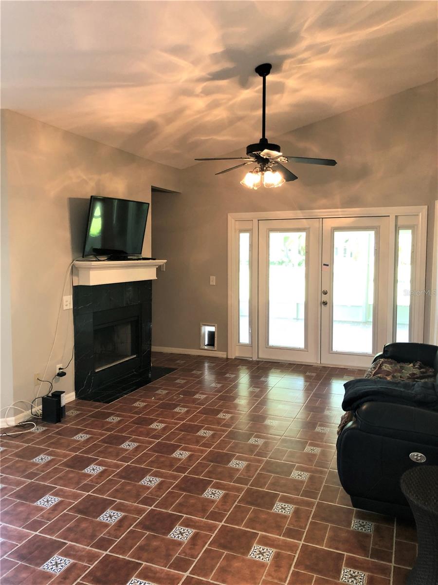 Image 10 of 32 For 3210 Stonewater Court