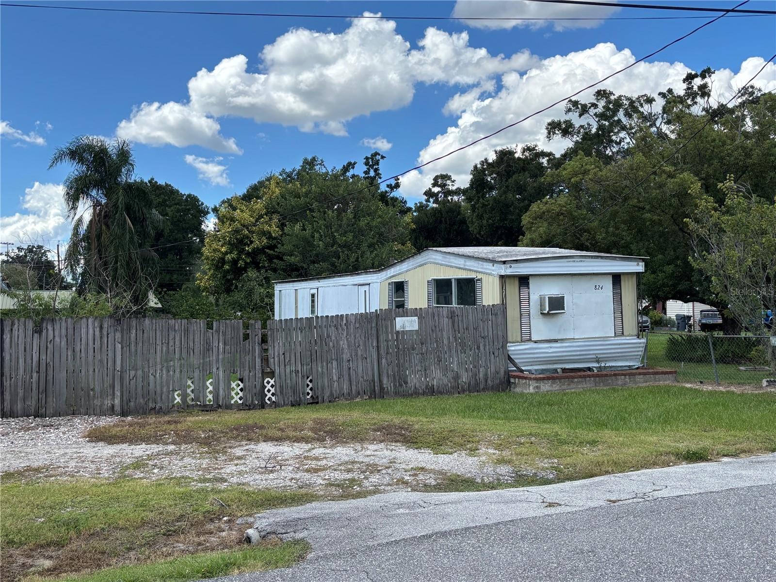 Image 3 of 3 For 820 Edith Avenue