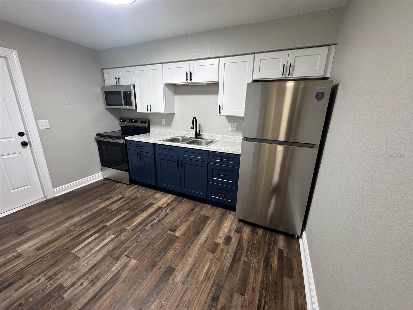 Image 4 of 10 For 505 Searcy Avenue A