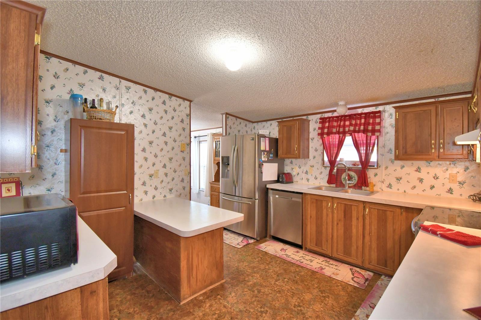 Image 14 of 63 For 2120 Helwyn Road