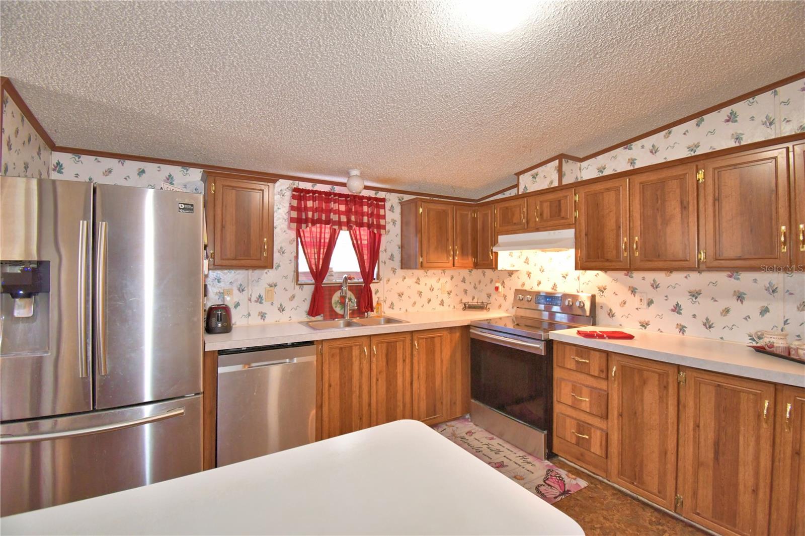 Image 15 of 63 For 2120 Helwyn Road