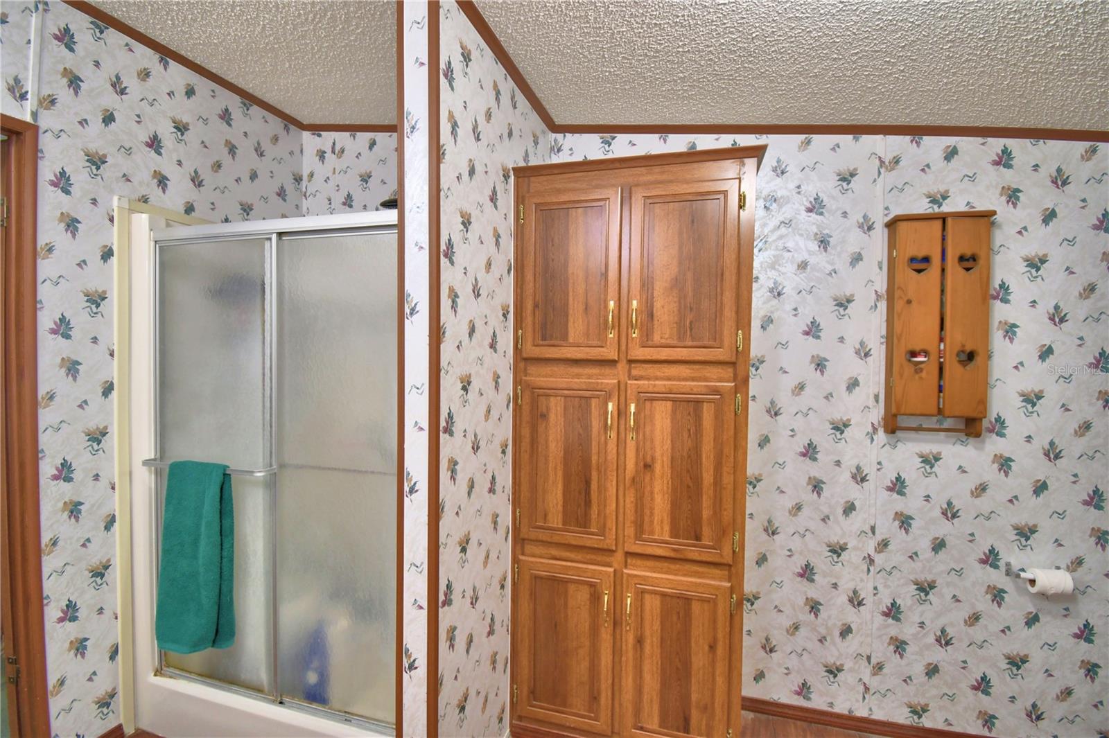 Image 32 of 63 For 2120 Helwyn Road