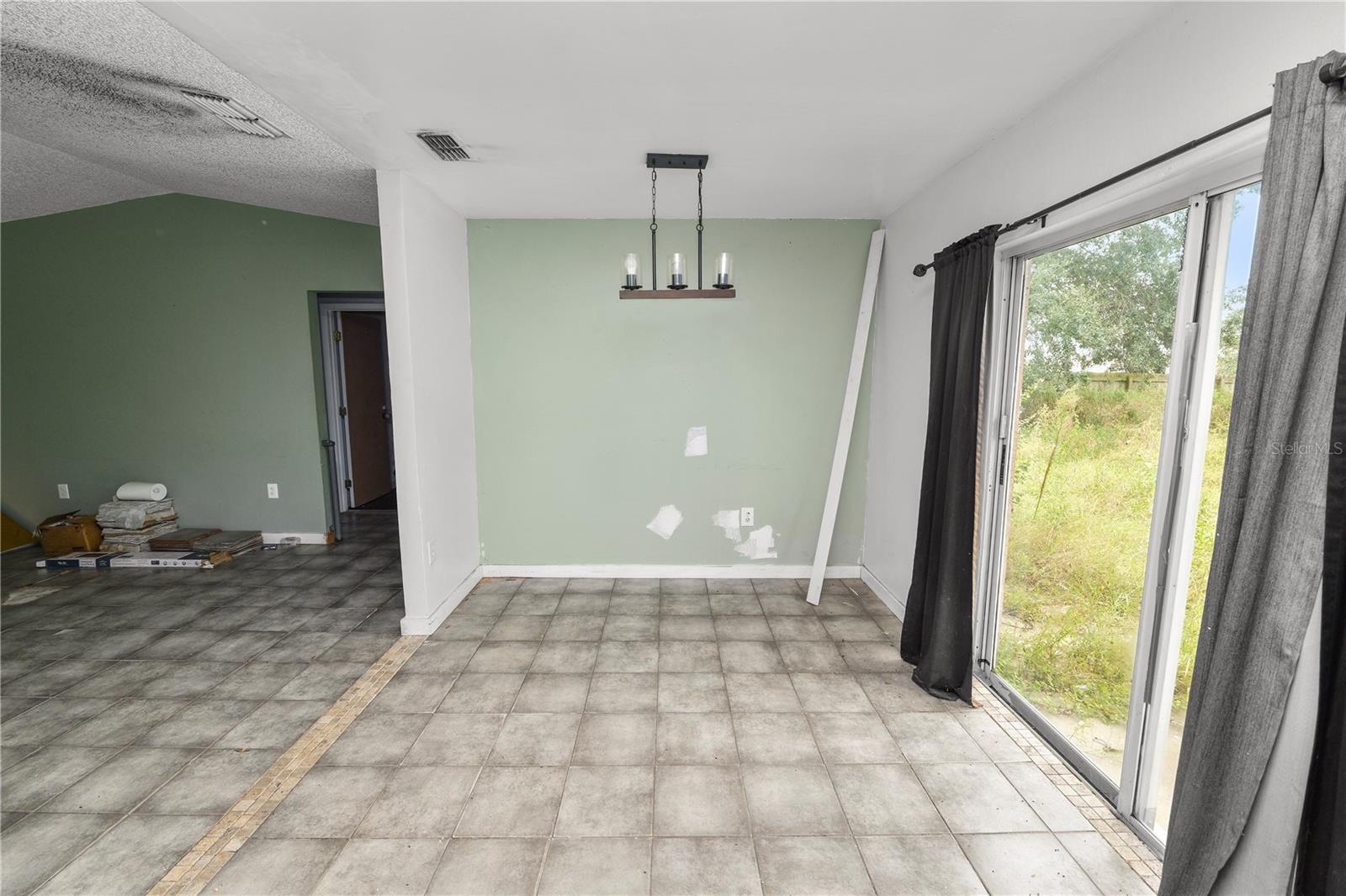 Image 7 of 19 For 136 Madera Drive