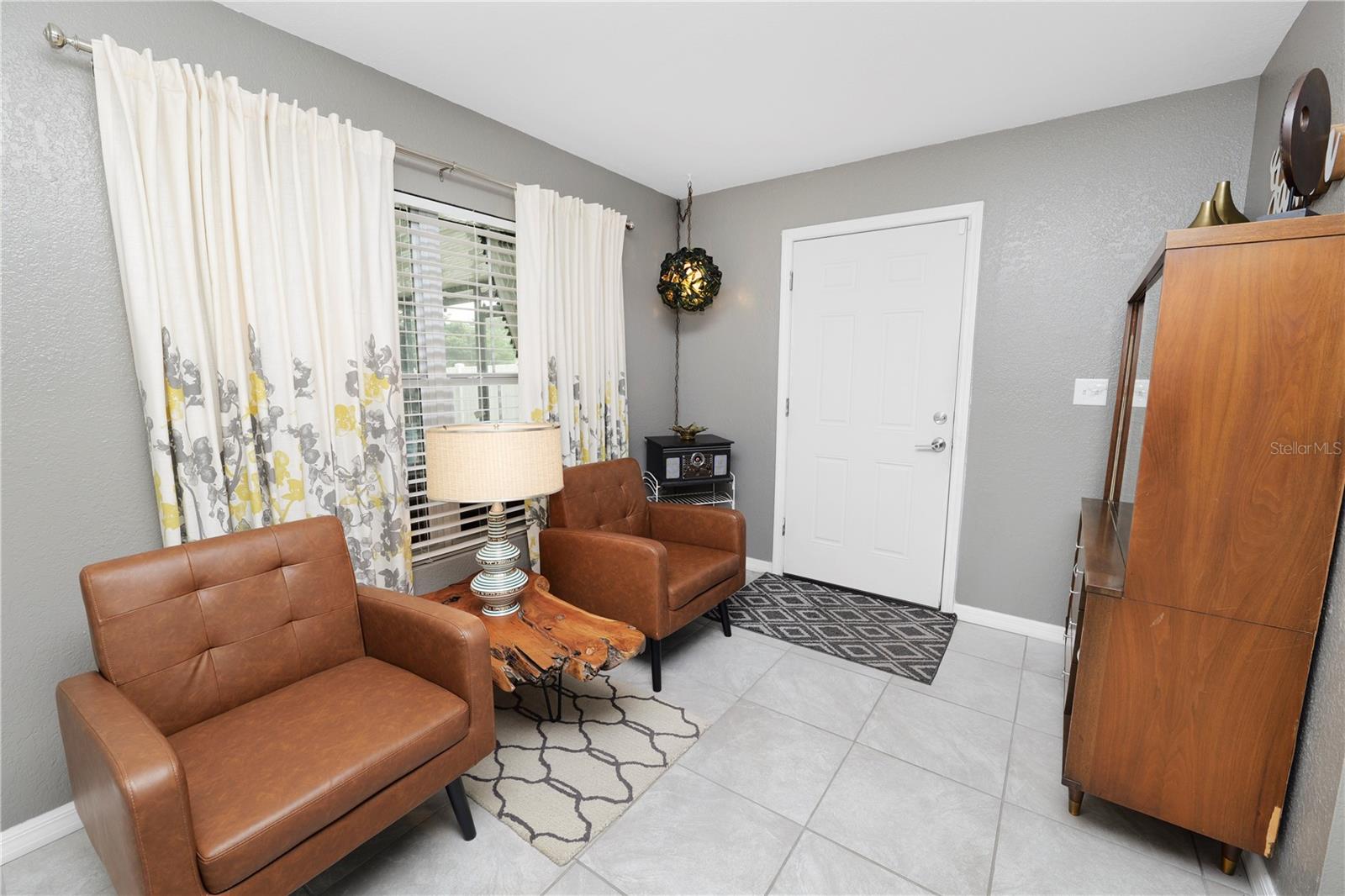 Image 10 of 68 For 1423 Country Chase Drive