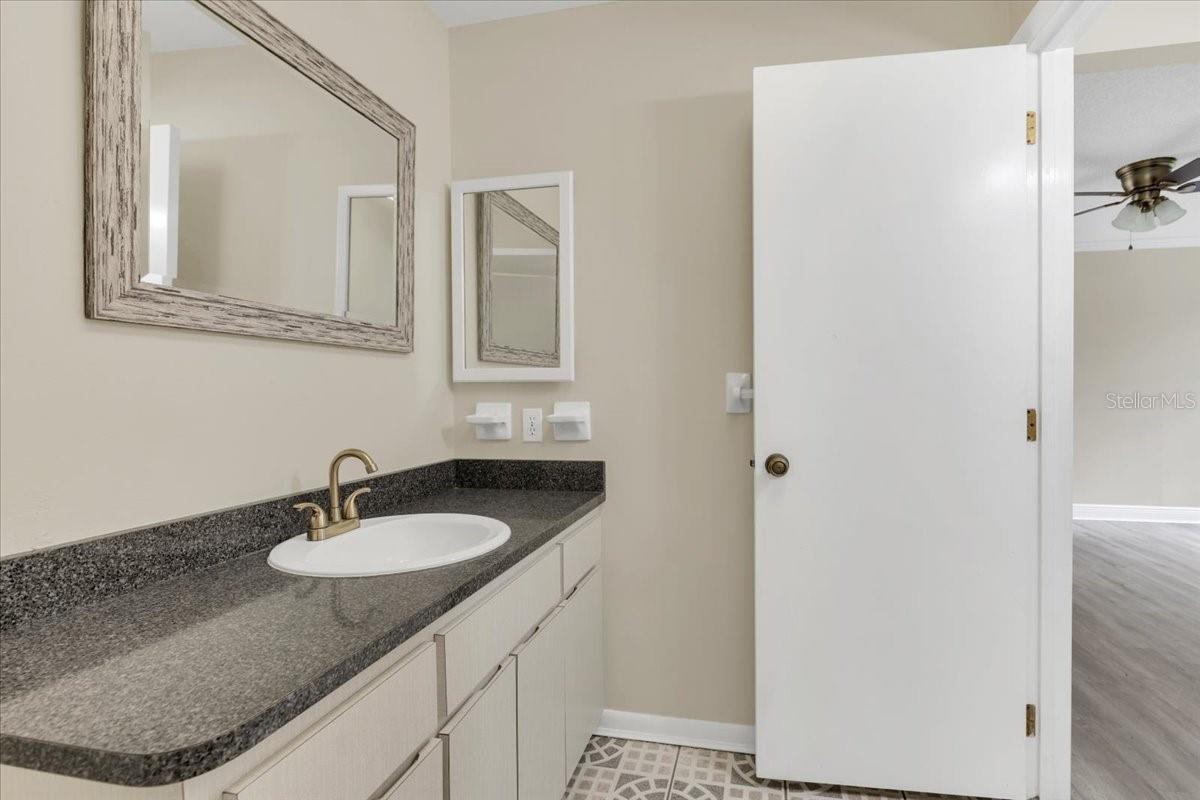 Image 11 of 34 For 6632 Sweetbriar Lane