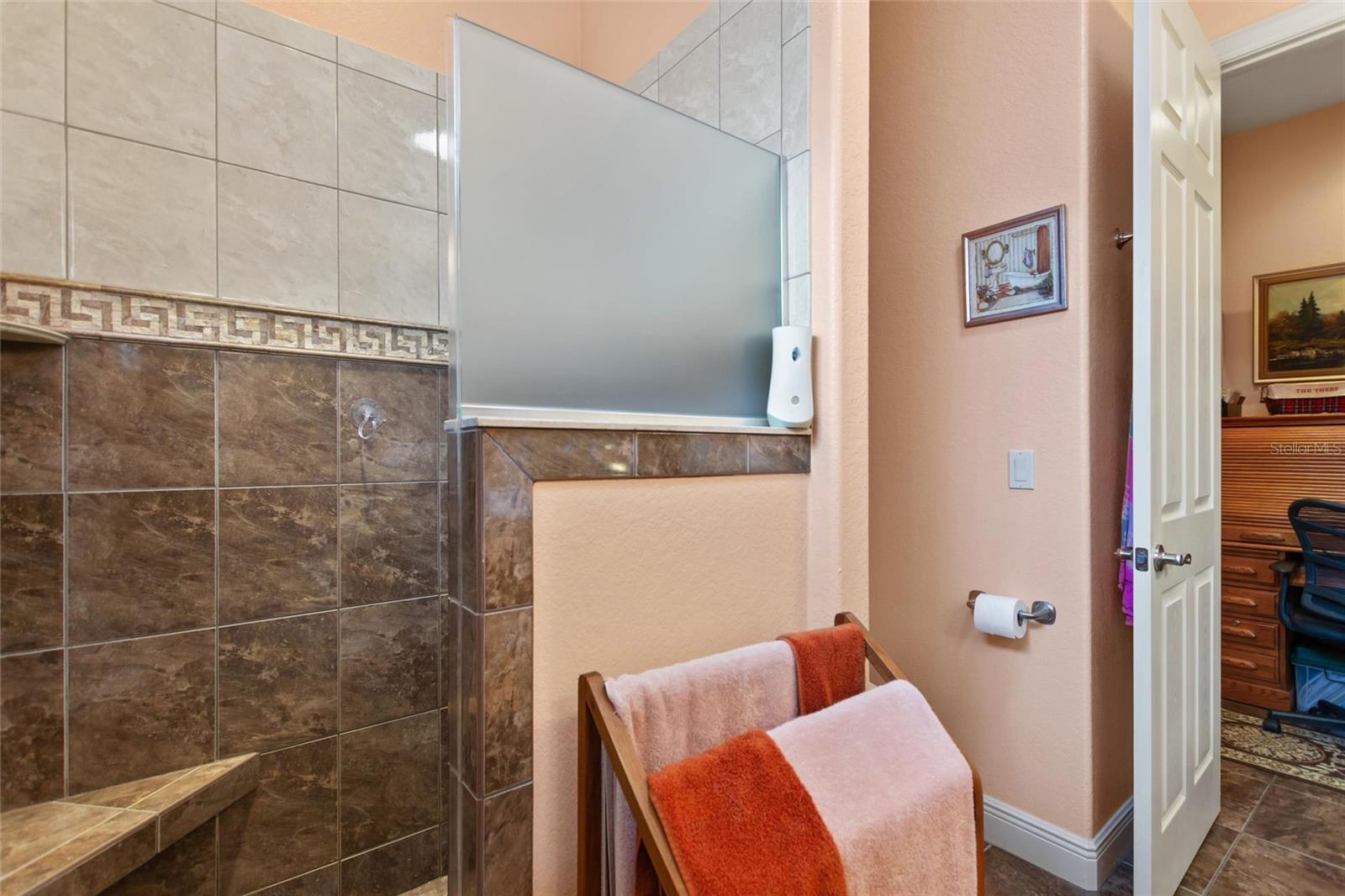 Image 31 of 46 For 548 Narrow Pond Road