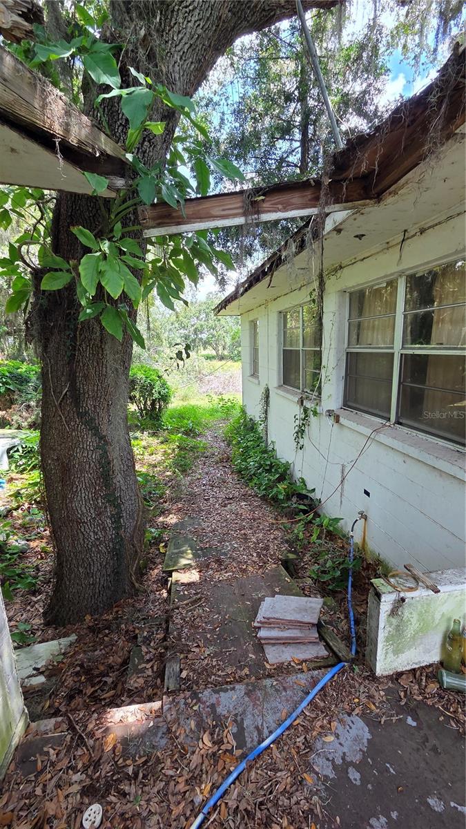 Image 11 of 40 For 725 Hickory Hammock Road