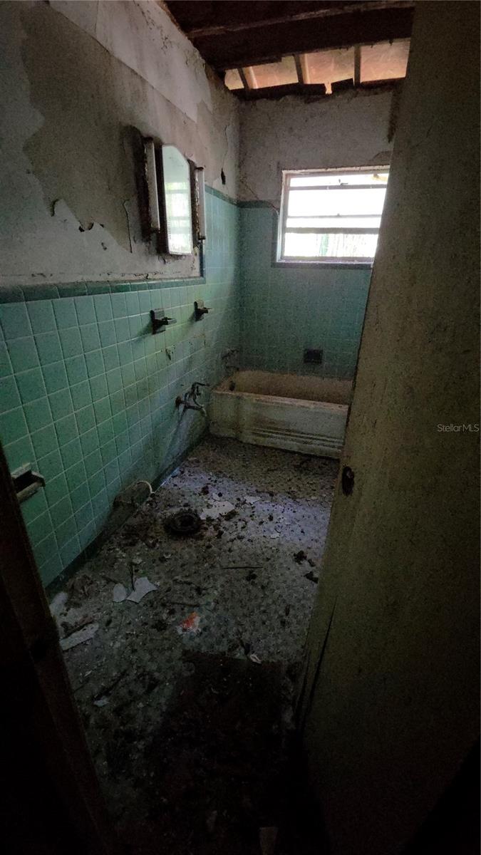 Image 31 of 40 For 725 Hickory Hammock Road