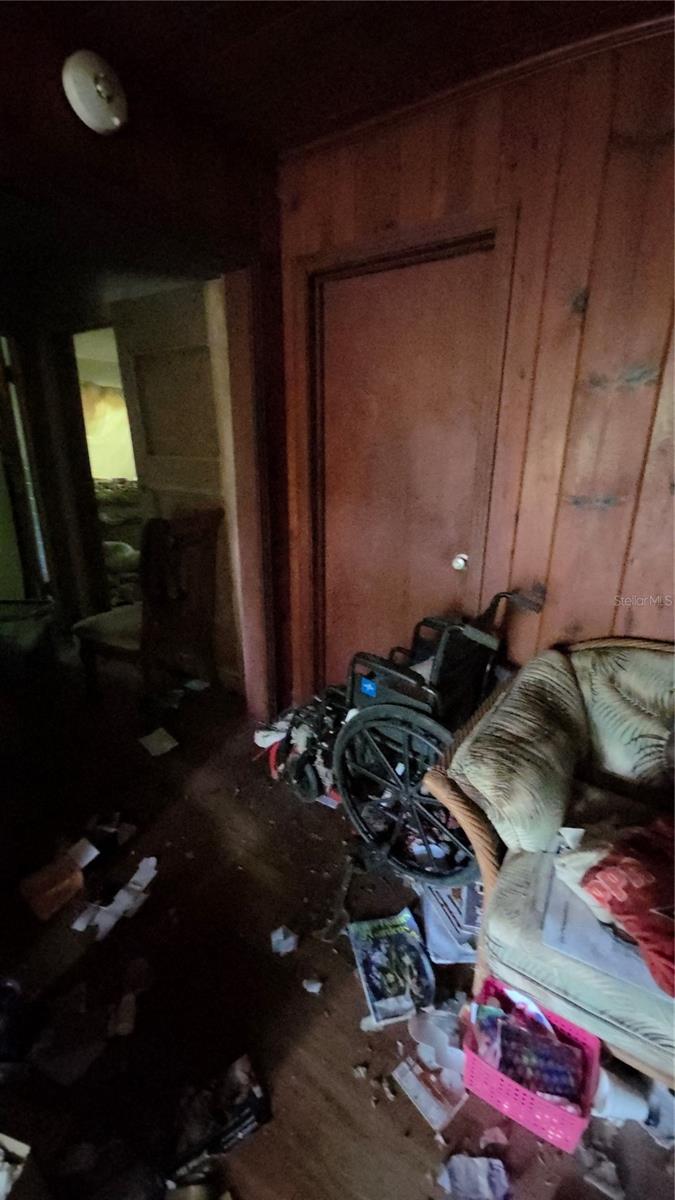 Image 32 of 40 For 725 Hickory Hammock Road