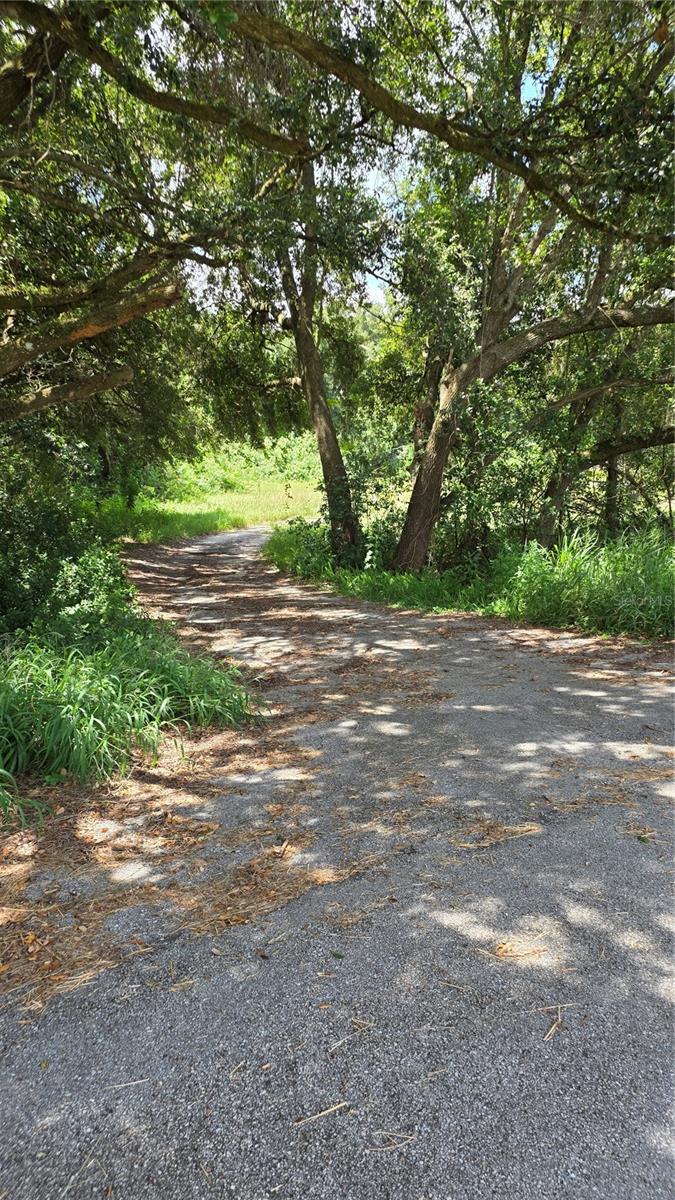 Image 37 of 40 For 725 Hickory Hammock Road