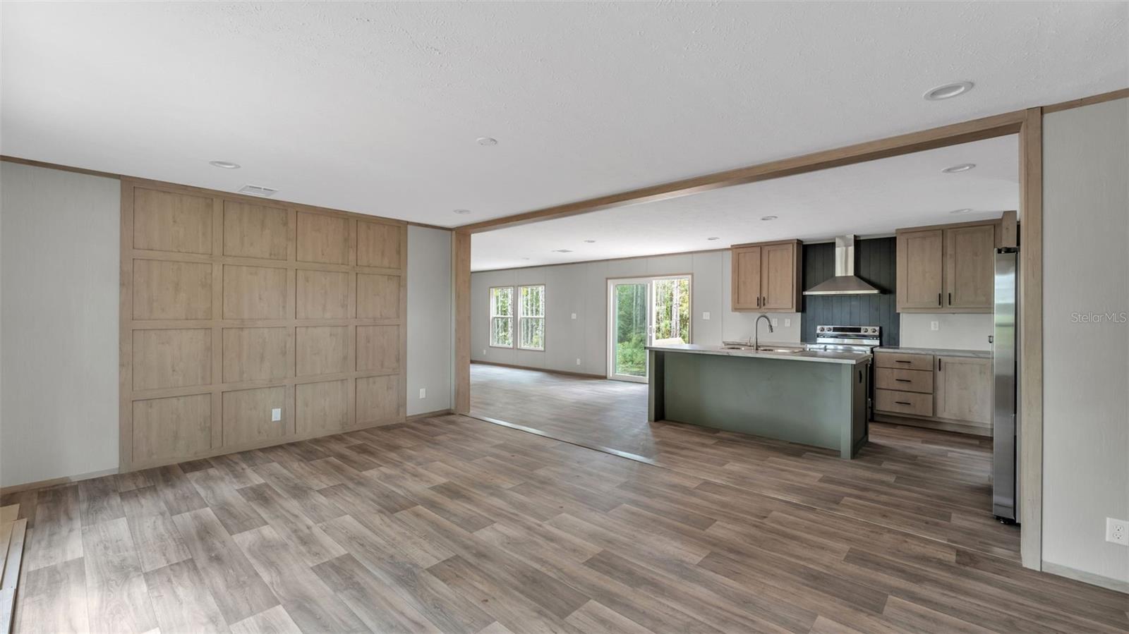 Image 10 of 51 For 15140 Commonwealth Avenue N