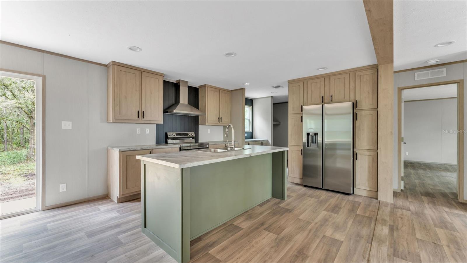 Image 14 of 51 For 15140 Commonwealth Avenue N