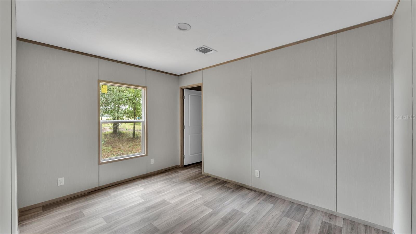 Image 22 of 51 For 15140 Commonwealth Avenue N