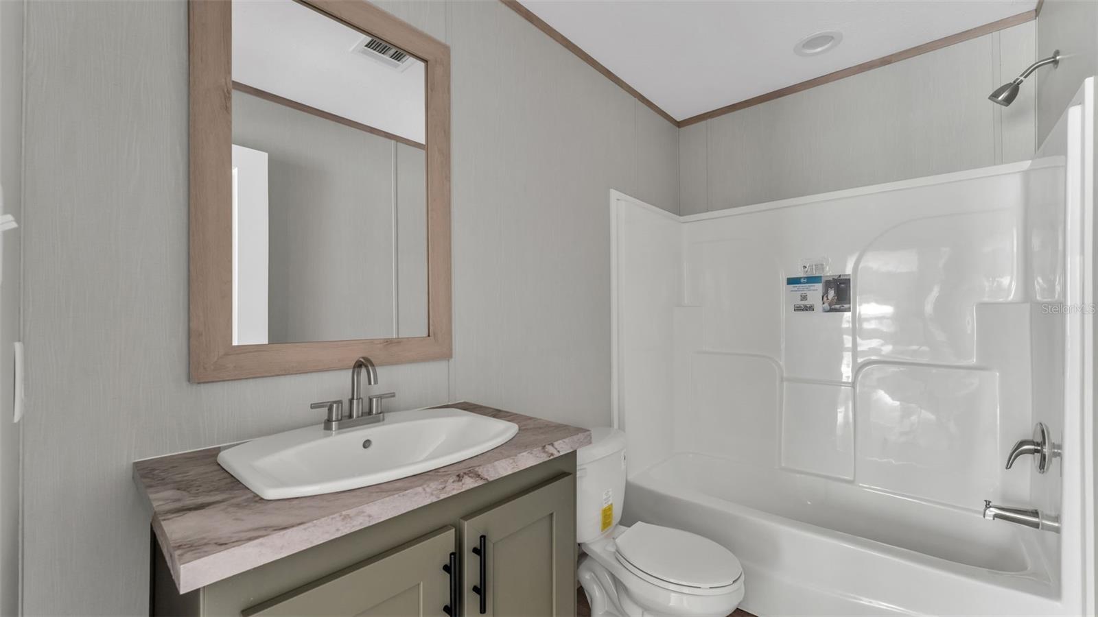 Image 27 of 51 For 15140 Commonwealth Avenue N
