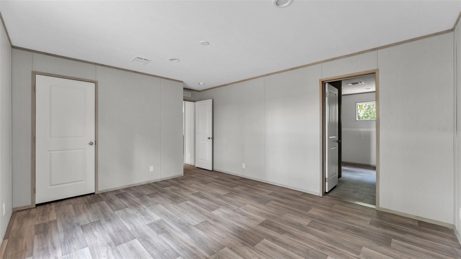 Image 31 of 51 For 15140 Commonwealth Avenue N