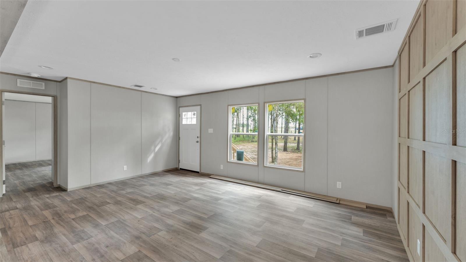 Image 9 of 51 For 15140 Commonwealth Avenue N