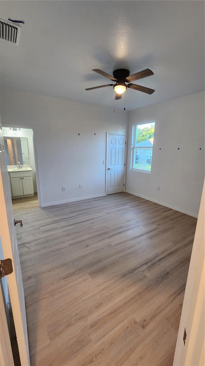 Image 2 of 10 For 2377 Taylor Road E