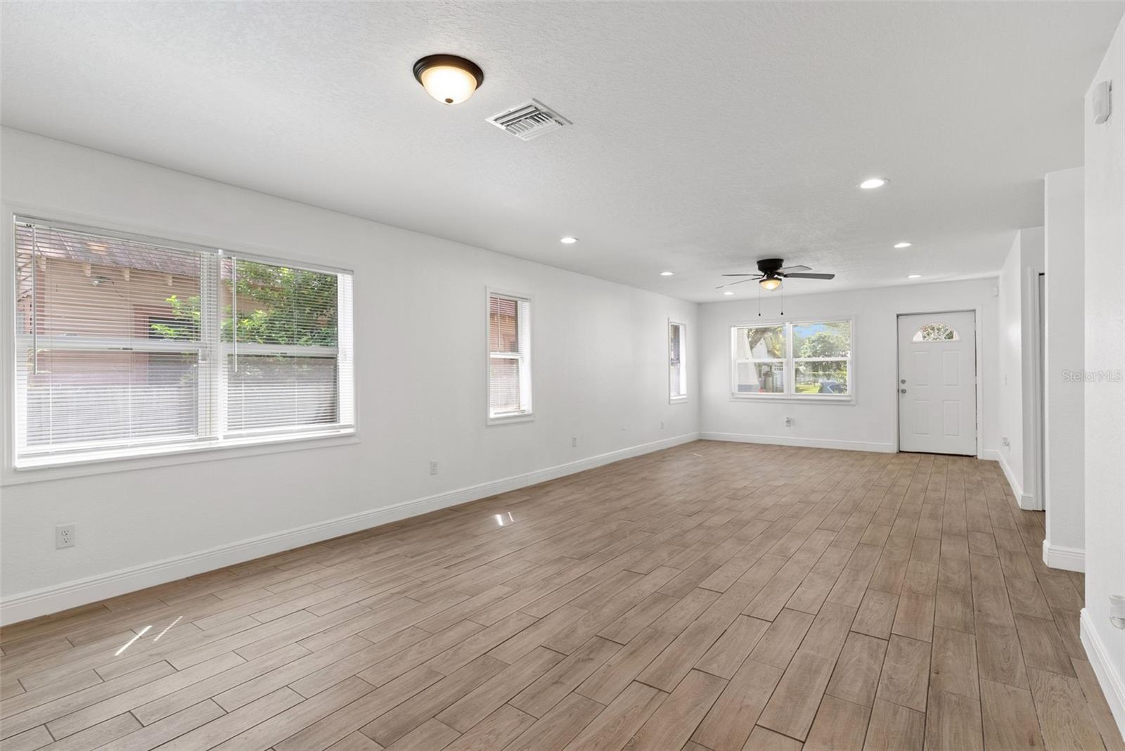 Image 9 of 29 For 1030 Summerlin Street