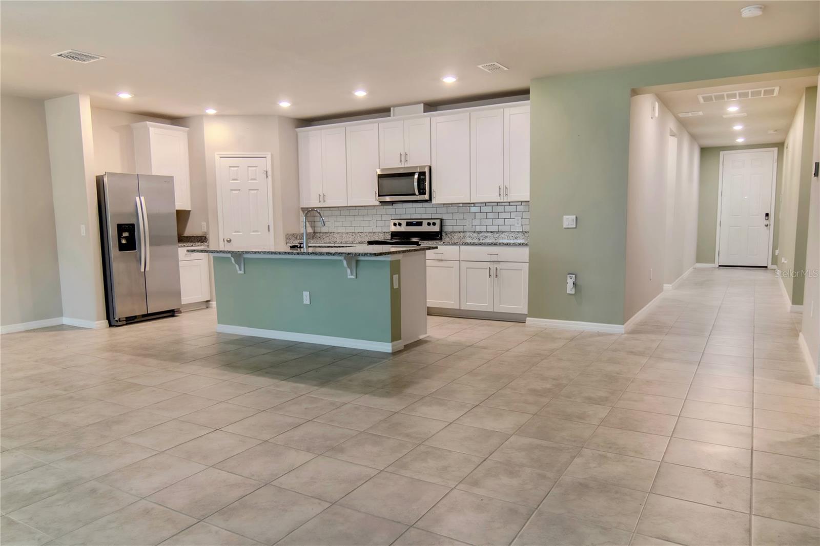 Image 13 of 29 For 928 Cambridge Drive