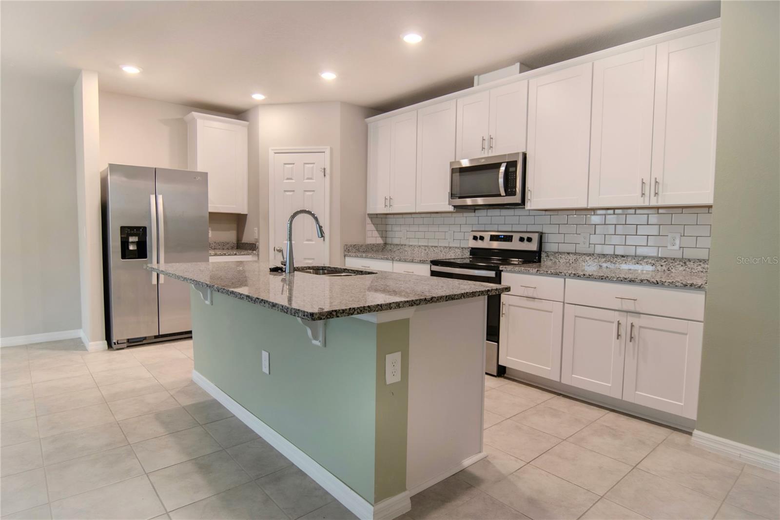 Image 15 of 29 For 928 Cambridge Drive