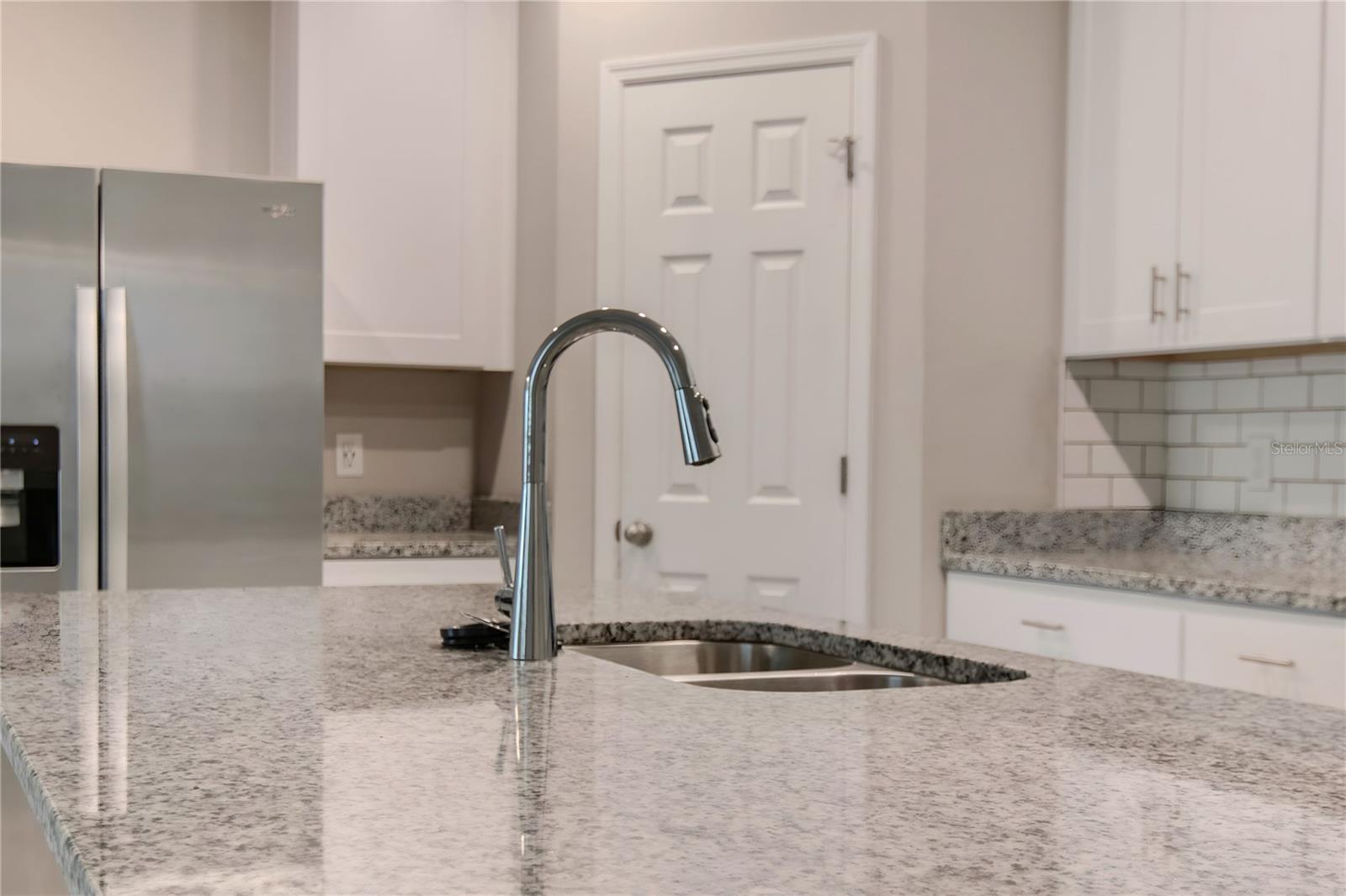 Image 18 of 29 For 928 Cambridge Drive