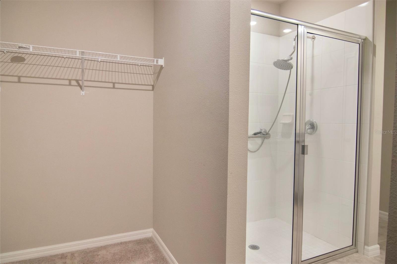 Image 22 of 29 For 928 Cambridge Drive